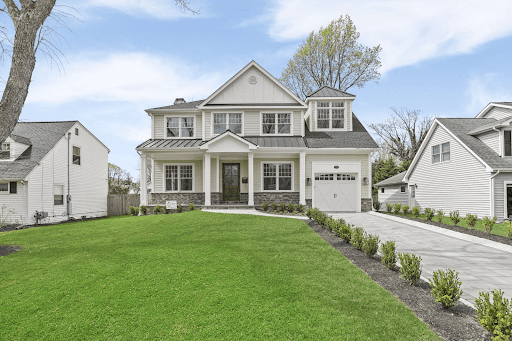 outside view of a modern home from captivating construction